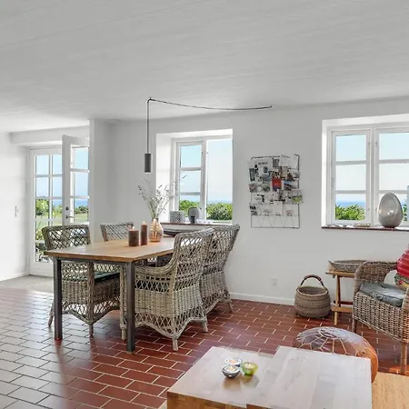 Apartmán Gorgeous In With House Sea View